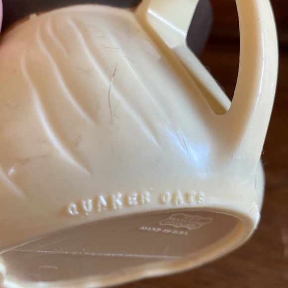 Quaker Oats Pitcher Mug - Picture 4 of 8